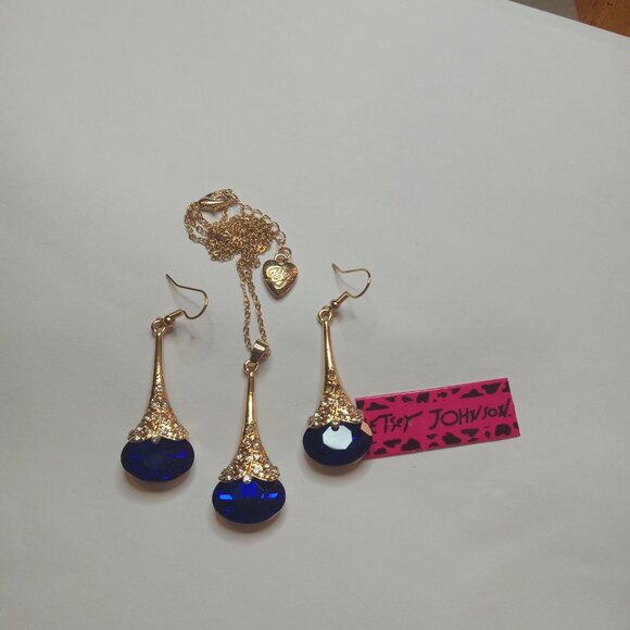 Betsey Johnson Waterdrop Earring snd Necklace Set - Picture 2 of 2